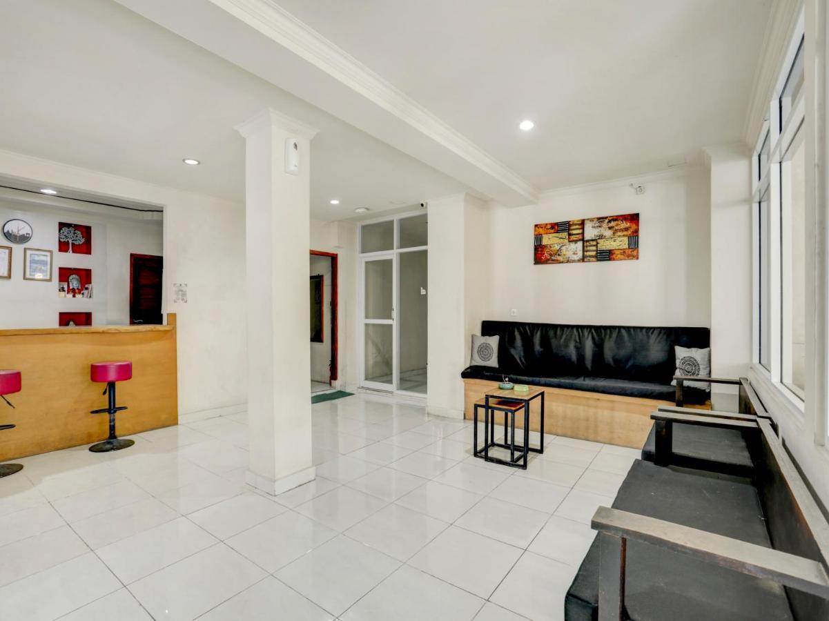 Oyo 3950 The Ratna Hotel Kuta Lombok Buitenkant foto