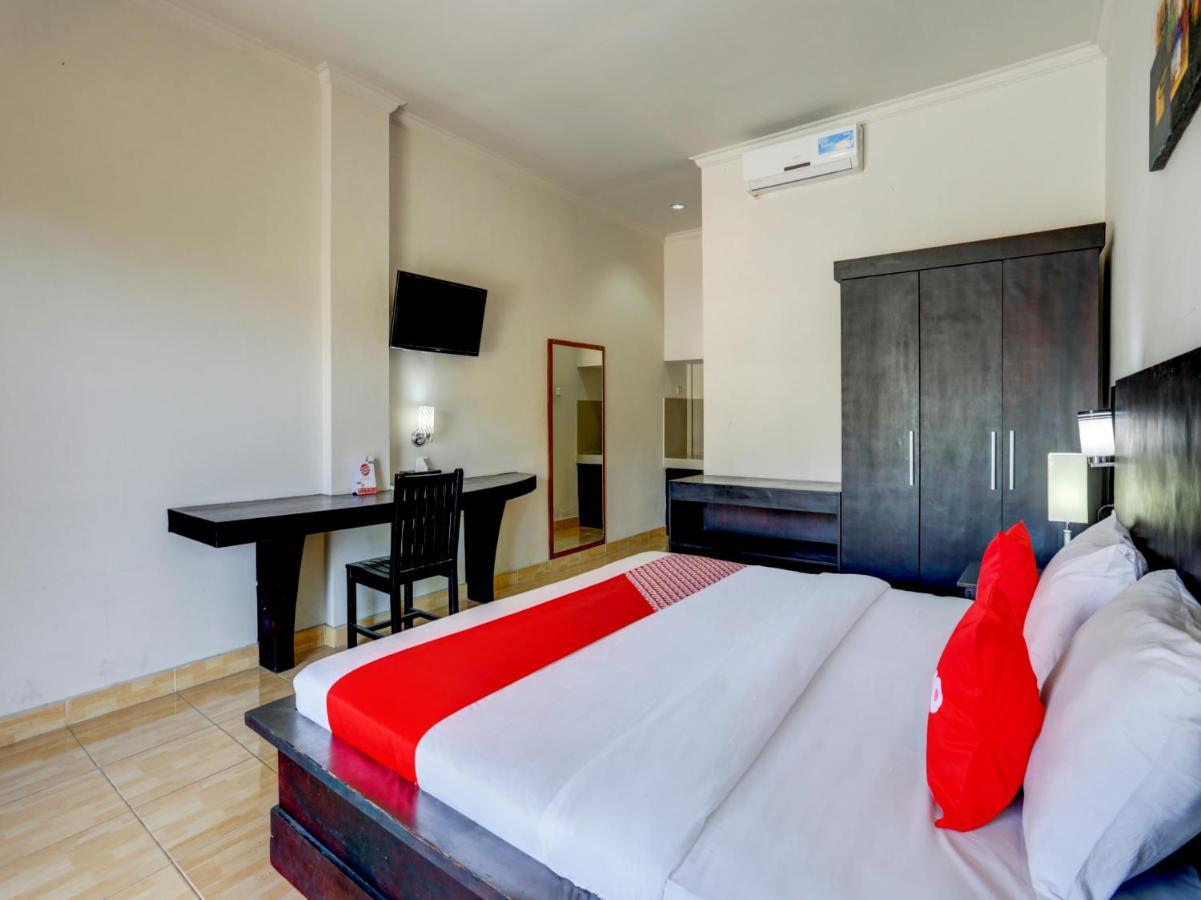 Oyo 3950 The Ratna Hotel Kuta Lombok Buitenkant foto
