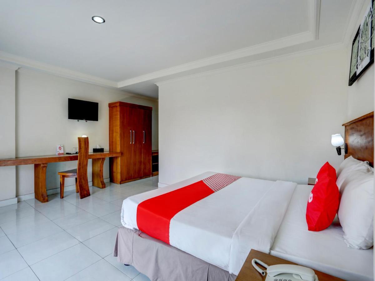 Oyo 3950 The Ratna Hotel Kuta Lombok Buitenkant foto
