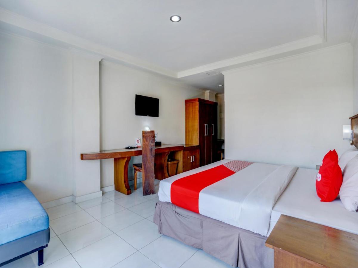 Oyo 3950 The Ratna Hotel Kuta Lombok Buitenkant foto