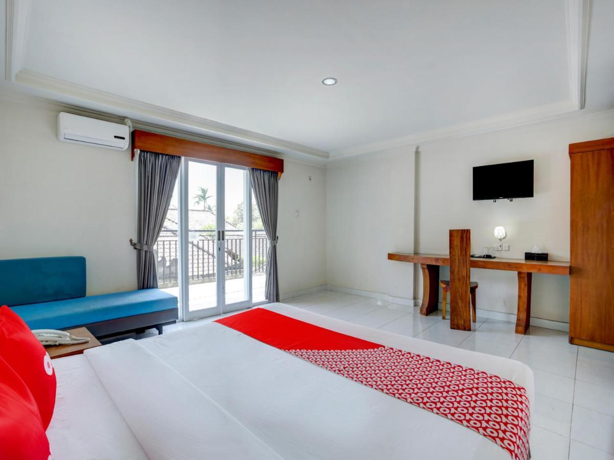 Oyo 3950 The Ratna Hotel Kuta Lombok Buitenkant foto