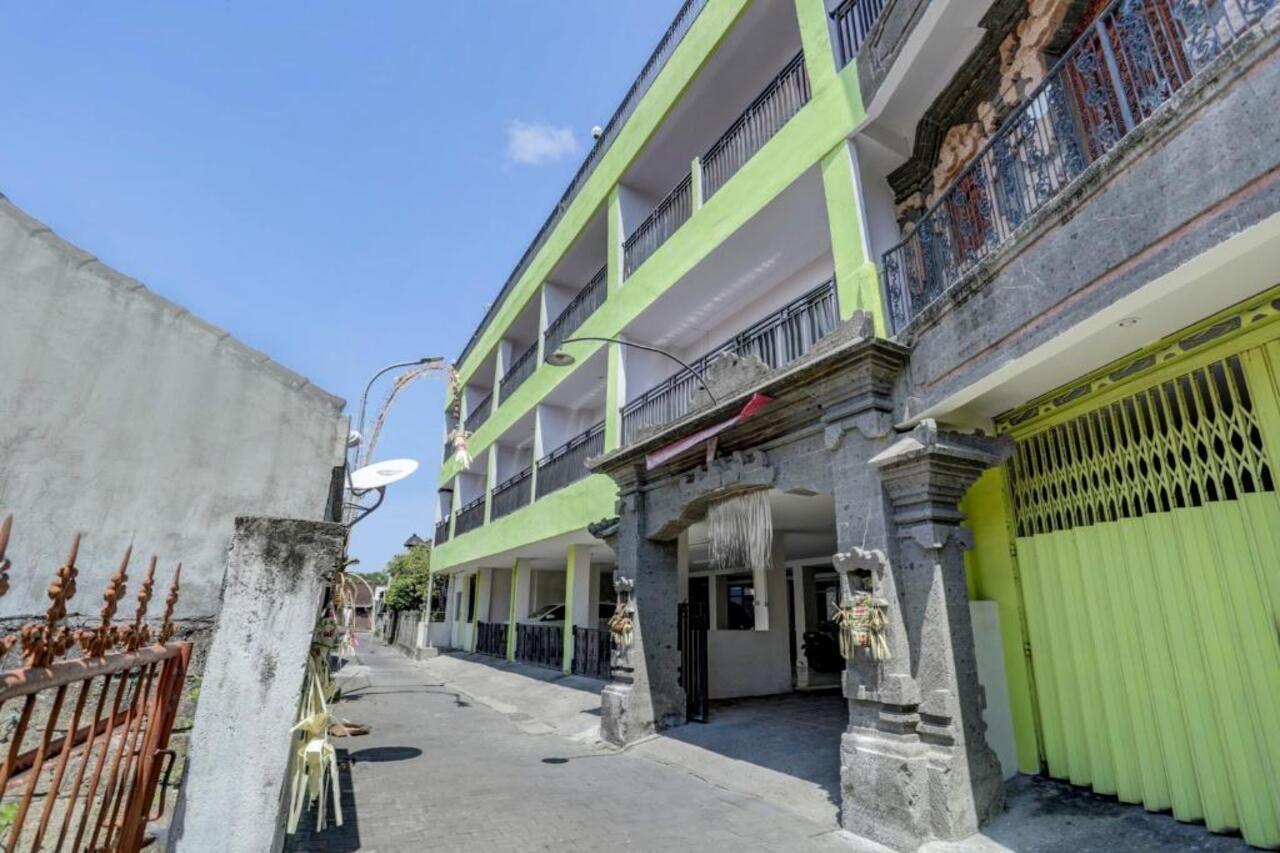 Oyo 3950 The Ratna Hotel Kuta Lombok Buitenkant foto